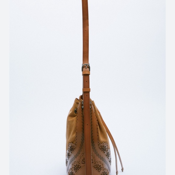 [NWT] Zara Die Cut Split Genuine Leather Bucket Bag - Picture 3 of 13